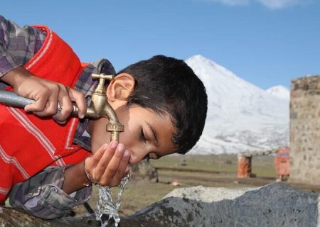 ۸۶ درصد روستاهای آذربایجان غربی از آب شرب سالم و بهداشتی بهره مند هستند