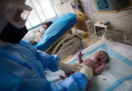 تشکیل کمیته درمان مادران باردار کرونایی در استان